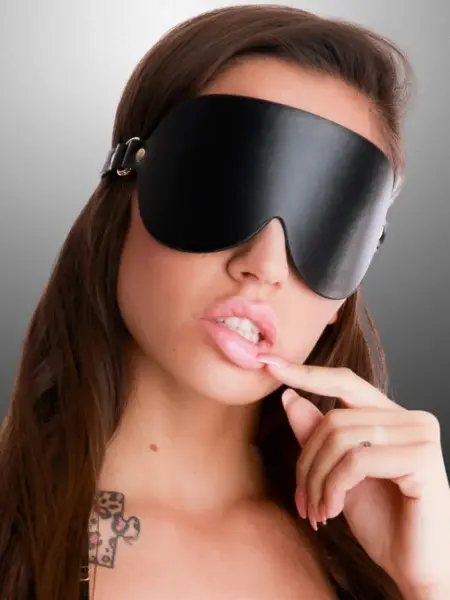 kinky-diva-blindfold-bdsm-chic-6 (1)